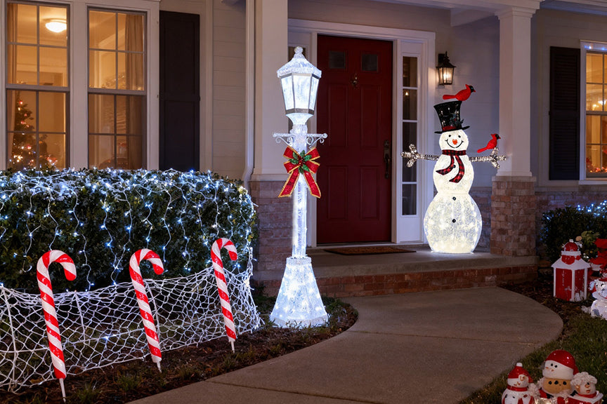 Christmas Lamp Post Decoration Idea
